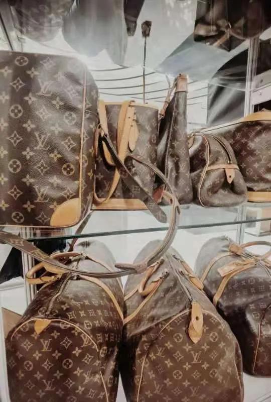 为什么古驰比香奈儿便宜,gucci和香奈儿哪个更高档