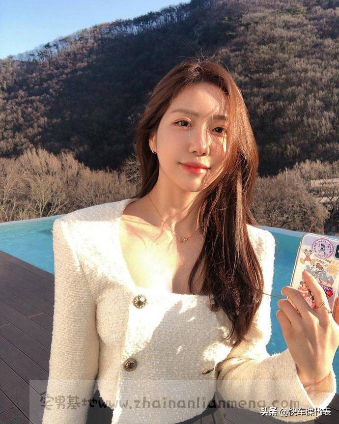 NanaUn美丽可人的韩国模特,好身材是锻炼出来的