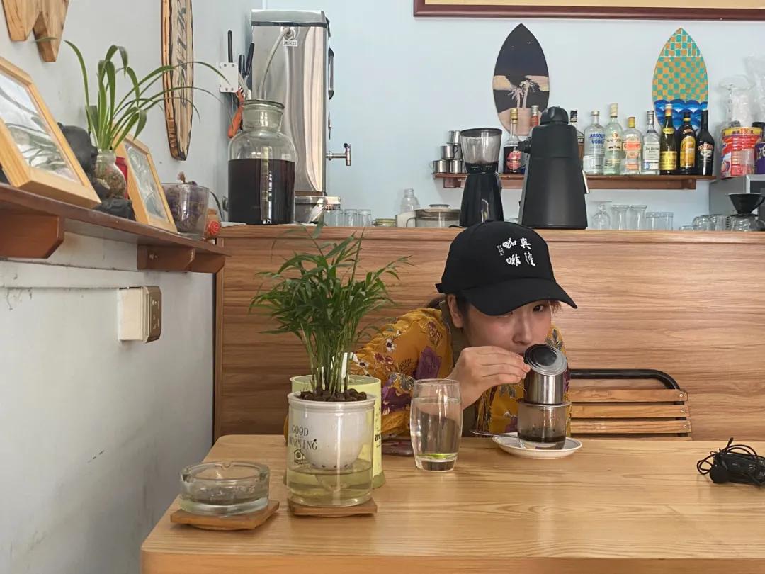 自称“18岁”日本大叔为冲浪定居海南11年：我是海南人了