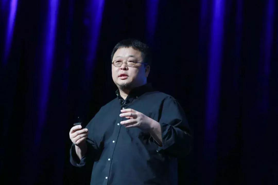 任正非、张近东、徐雷、陈明永这周都说的1个字-龙哥夜话4