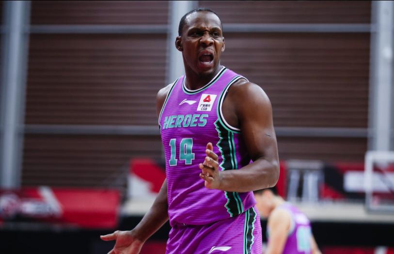 山东哈德森不讲理的三分球,发边线球为什么难