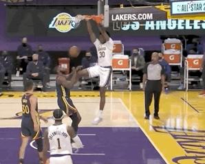 詹皇39分骑士遭47秒逆转,库里谈詹姆斯56分战胜勇士