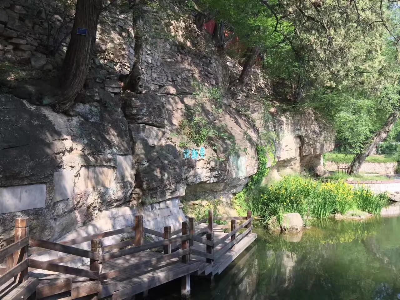 济南灵岩寺有哪些景点,济南圣堤灵岩寺