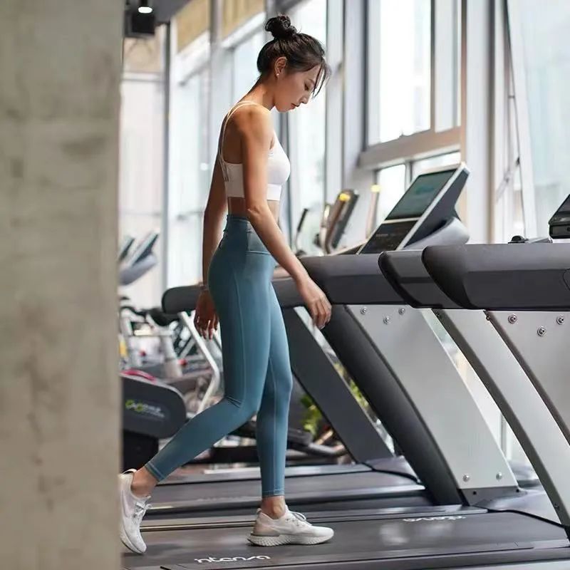 圈粉百万的身材到底有多性感？翘臀女神一张泳照告诉你