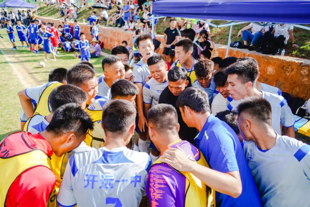 逆境中奋力前行,逆境中坚持不懈的人