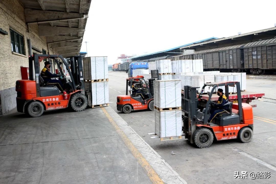 战疫情保春运铁路警察在行动,抗击疫情守护平安摄影征稿