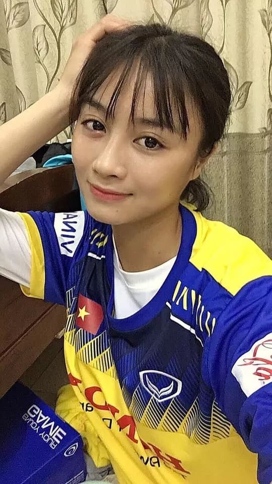 中国女足越南女足,越南高颜值女孩走红