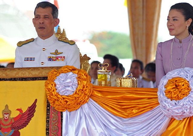 泰王玛哈奢靡,玛哈国王的奢靡生活