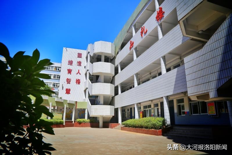 砥砺奋进新征程争先实干谱新篇,砥砺奋进新时代建功新征程