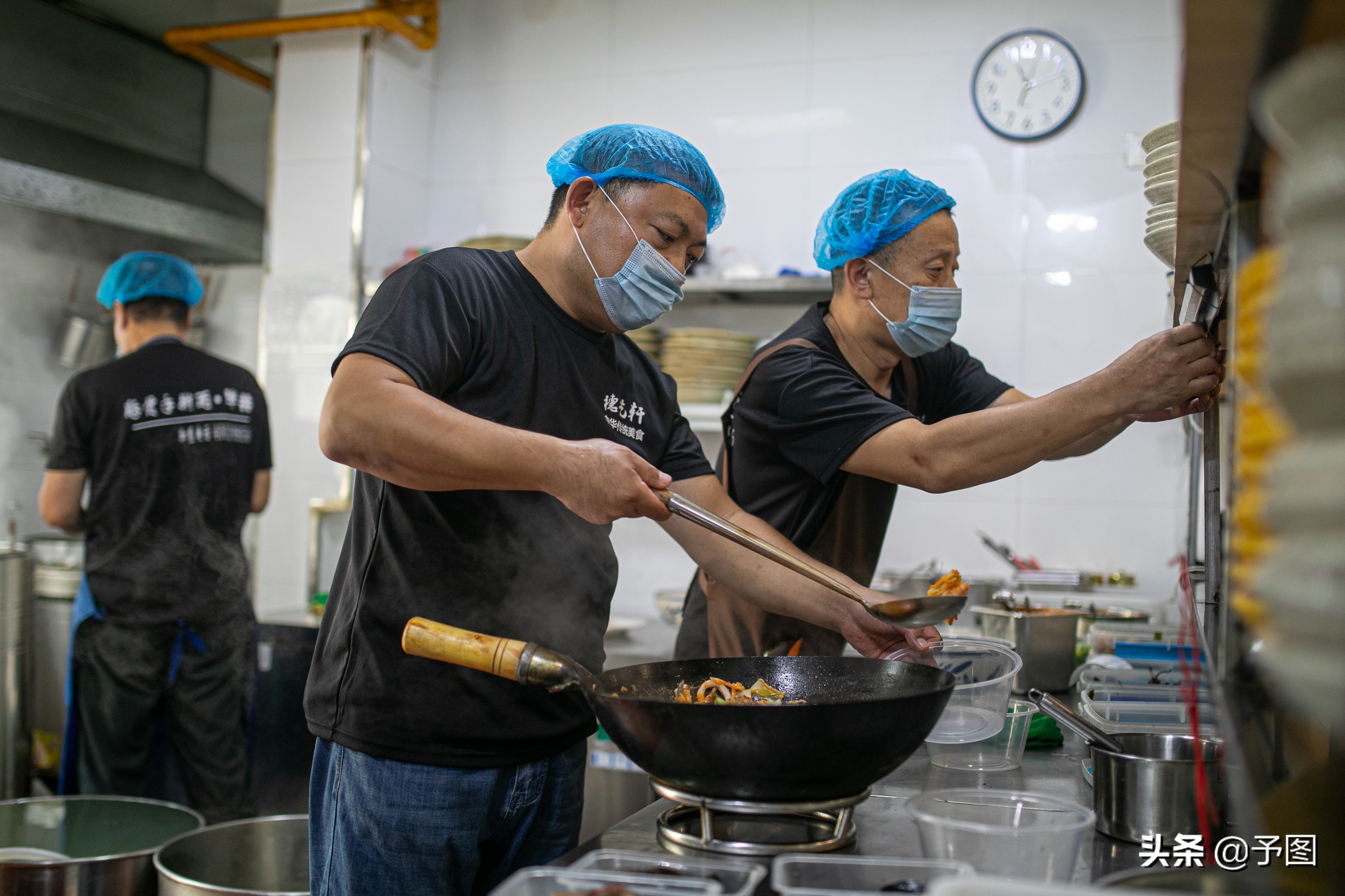 上海夫妻开面馆23年,一对90后小夫妻开面馆