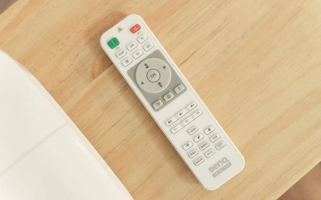 明基E520移动无线投影仪：解锁视频会议协作新姿势