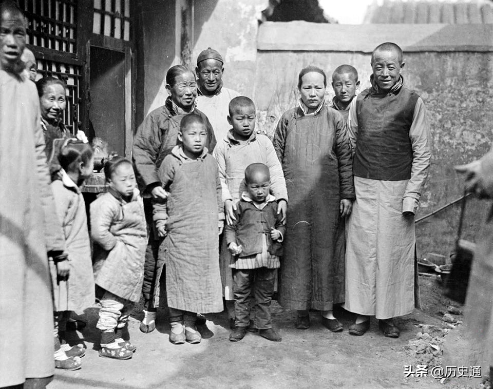 一群生不逢时的旗人儿媳妇，年龄比婆婆小，长得却比婆婆老