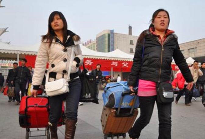 女生为什么住员工宿舍不外面租房,打工妹不愿意住宿舍