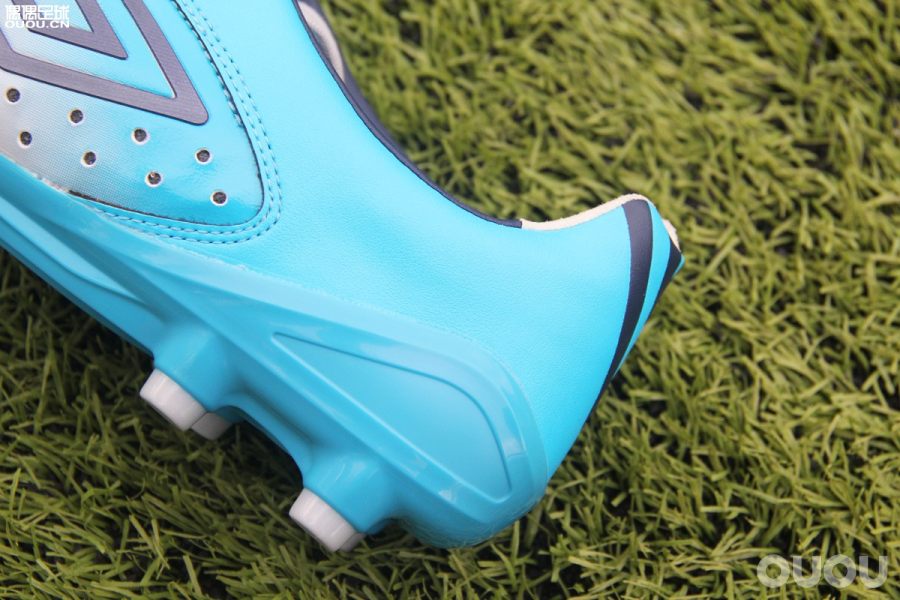 满足真皮控的幻想–UmbroAcceratorProHG实战测评