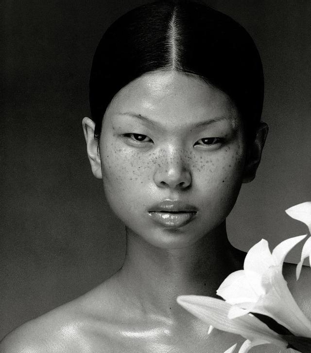 为什么清华美院热衷于眯眯眼,央视评清华大学美院眯眯眼