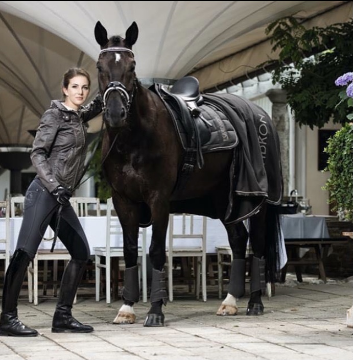 拜仁棋牌室创始人：二娃和她的爱妻丽莎