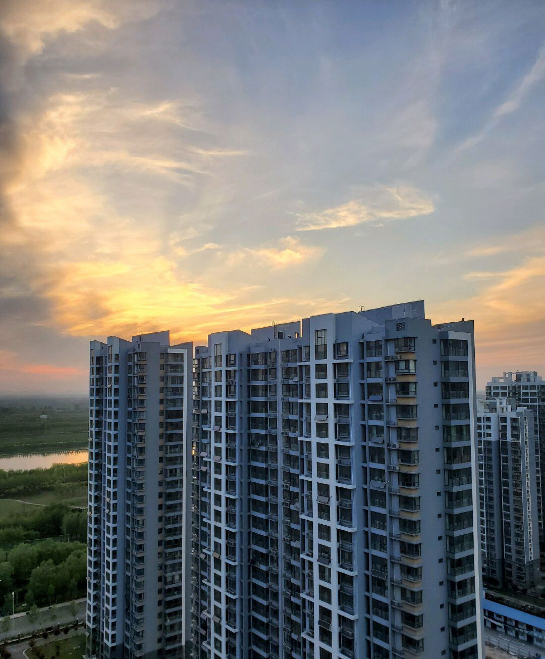 港版真香机！三星S10＋初体验，将千元机配置优化成旗舰？