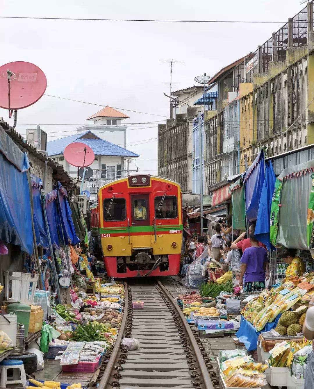 他的工作是厨师的英文,他的工作是什么英文句子