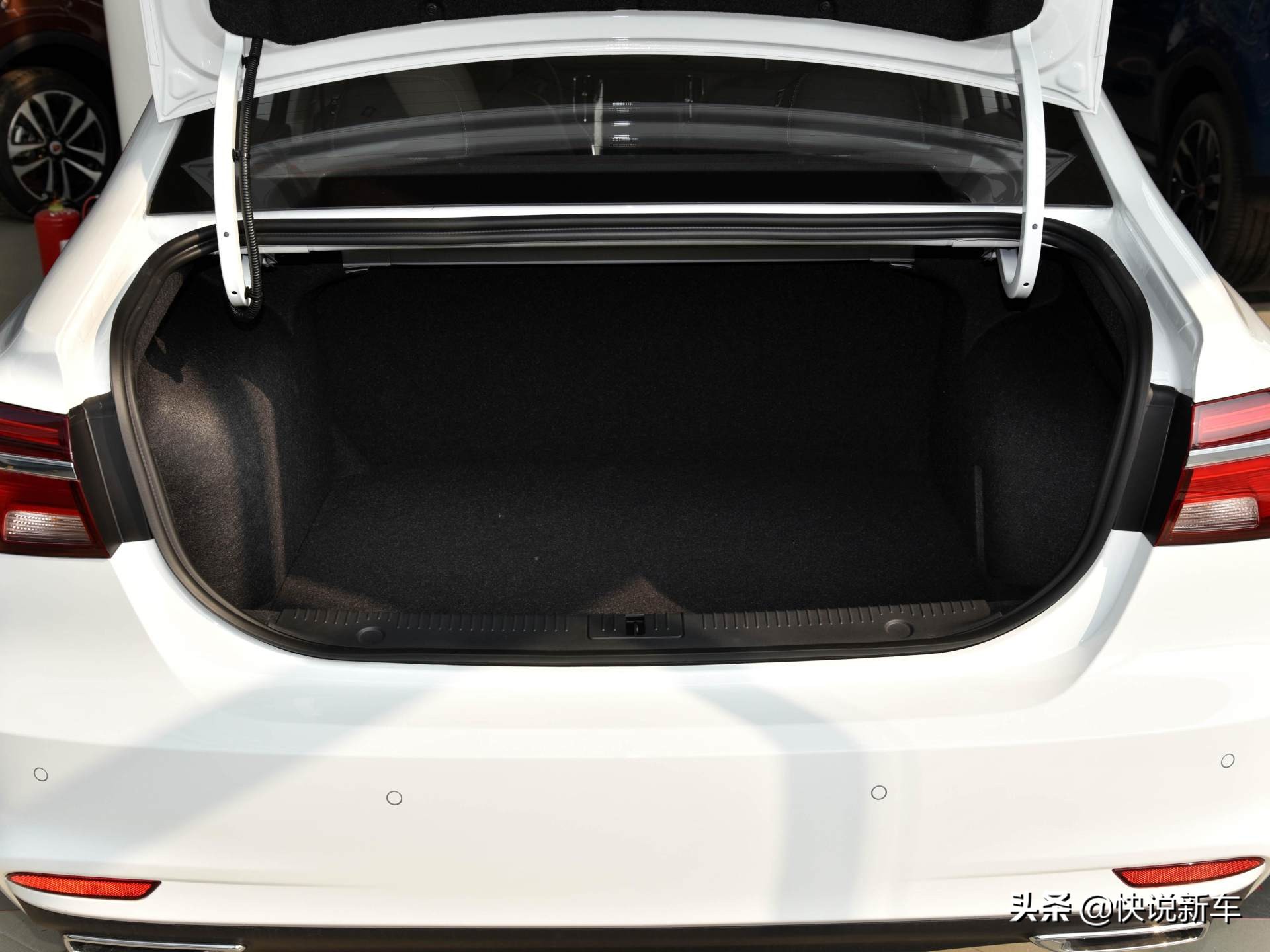 一款非常好开的家用车荣威i6,最新款荣威i6配置