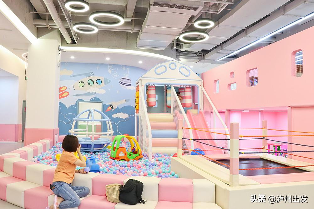 泸州亲子训练营,无边泳池亲子游泳