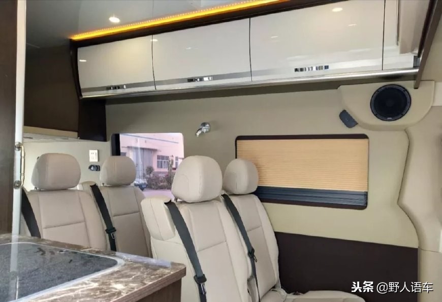 一种车型两种布局同样的平民价御风长轴房车顺侣，给你全新体验