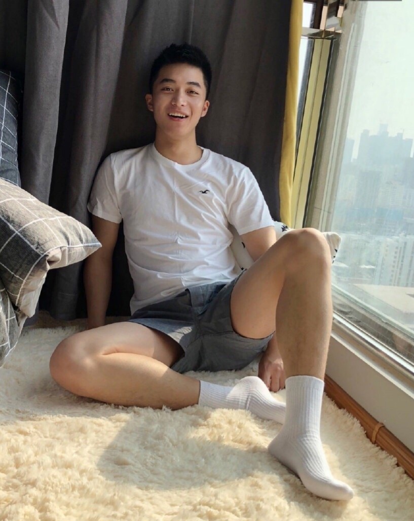 小心，一波白袜帅哥正性感来袭