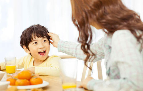 孩子性格内向怎么纠正？专家：不用改，内向性格的孩子更容易成功