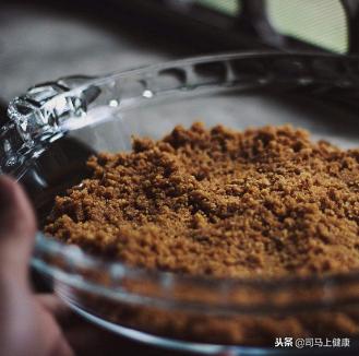 身体有湿热如何用生姜做御寒汤,吃什么排湿寒气