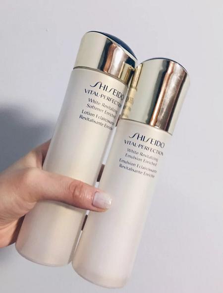 换一套护肤品,水乳哪个套装更适合17岁