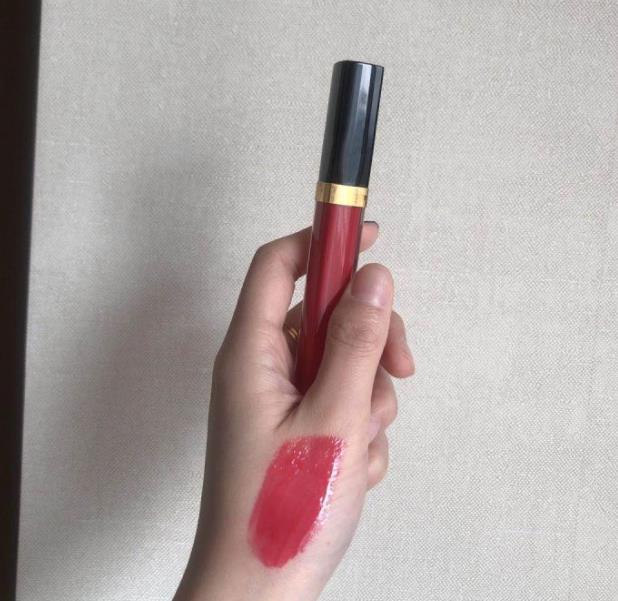 高颜值口红豆沙色,高颜值显白滋润口红