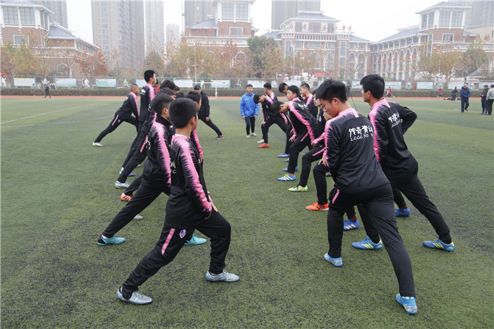 缁胯尩鍦轰笂瓒崇悆姊︽兂,缁胯尩杩芥ⅵ鏍″洯瓒崇悆鑱旇禌