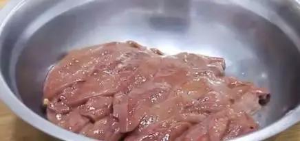 8秒爆炒猪肝,爆炒猪肝做法王刚