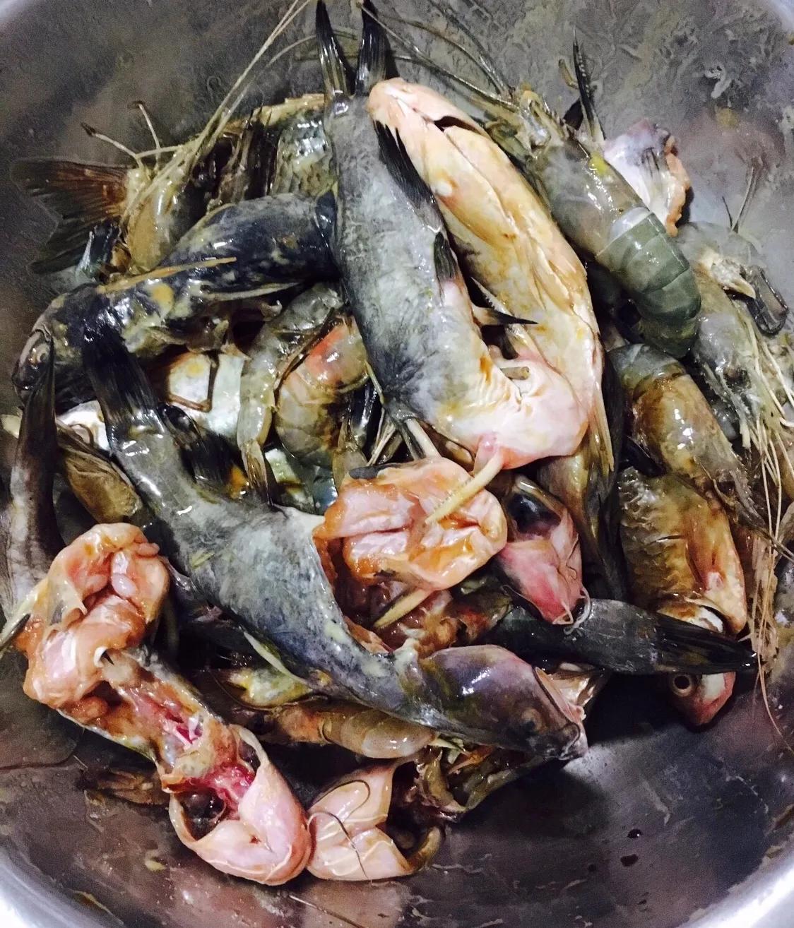 微距离魔幻厨房‘魔幻君’教你如何做红烧杂鱼