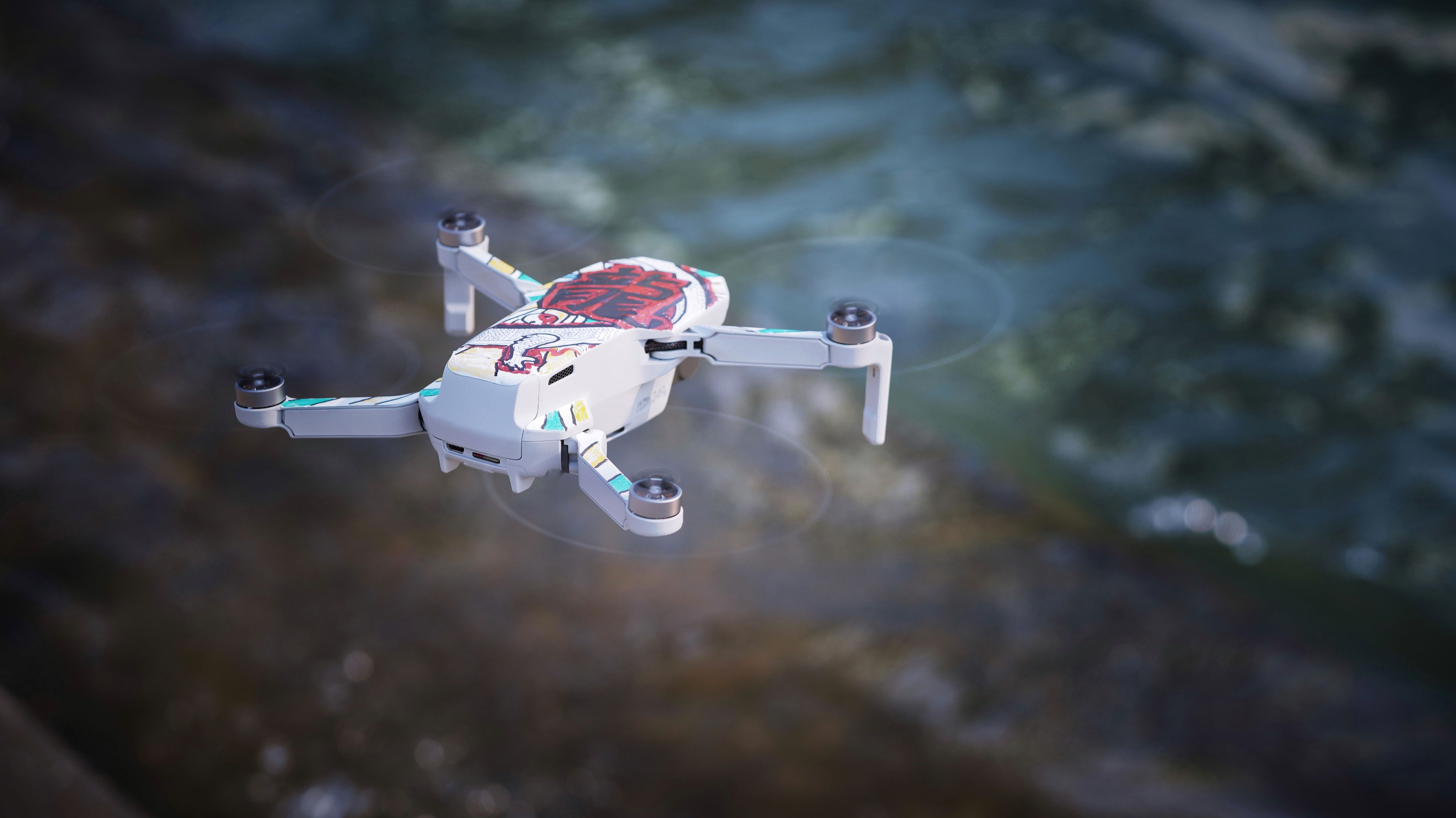 大疆，发起狠来连自己都打——两千元的无人机来袭