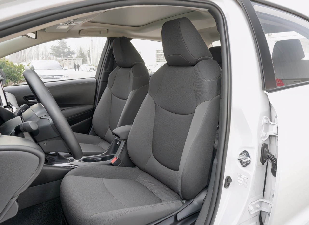 丰田卡罗拉非常省油保值的一款车,丰田卡罗拉十万左右轿车最佳选择