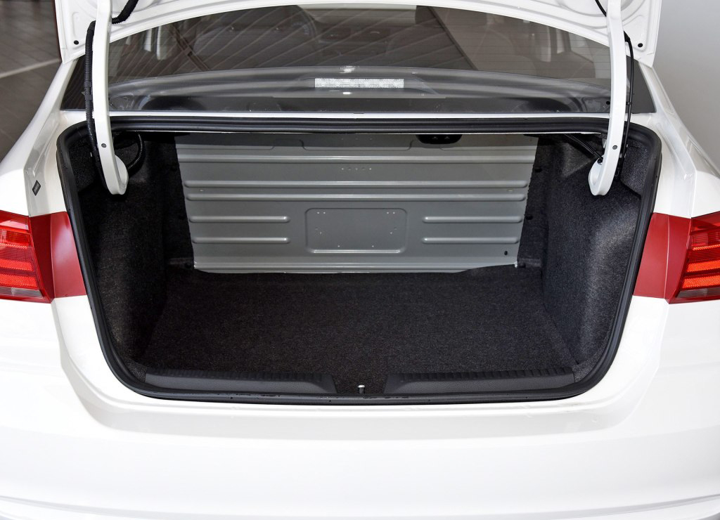 很廉价的车内饰,大众最简陋的内饰