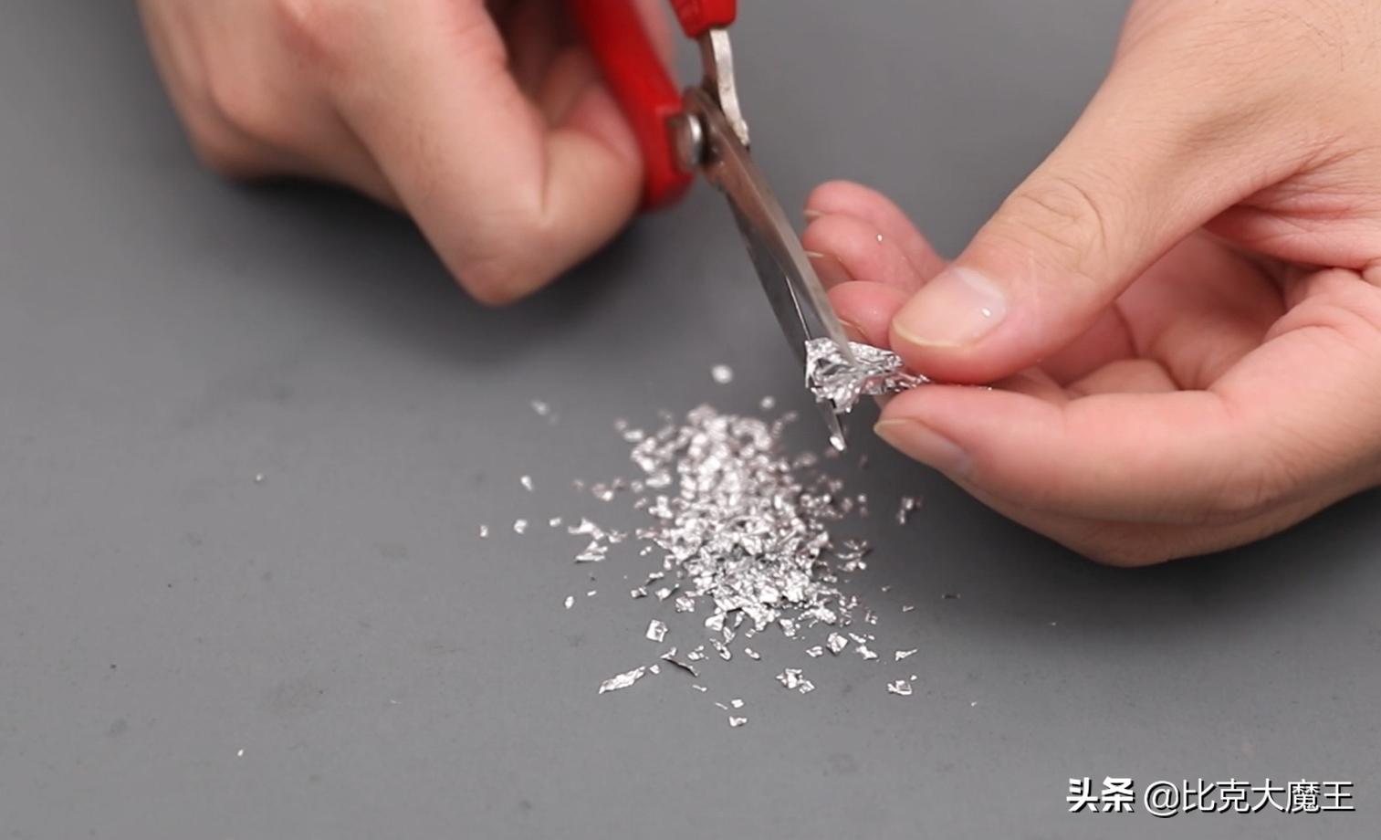 没有刮胡刀和刀片怎么刮胡子,刮胡刀刮胡子疼是因为刀片钝了吗