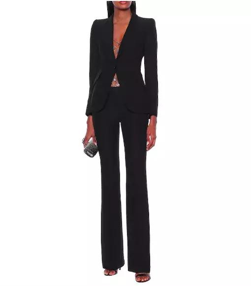 今日份博主穿搭风推荐简单且纯粹,各种类型都能驾驭的穿搭博主