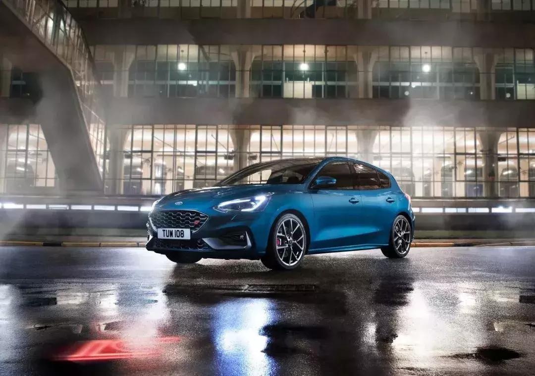 六秒破百无压力的车,3.9秒破百又一性能小钢炮亮相