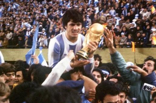 世界足坛历史最佳十一人队长,世界十大后防领袖