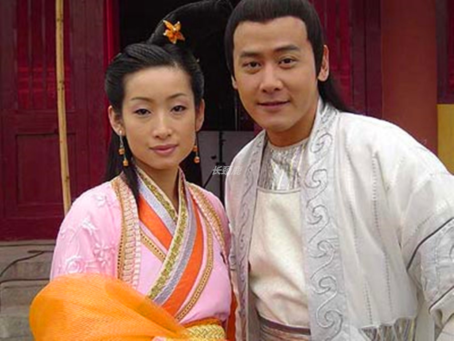 颜值不够美颜来凑年龄大就装嫩,颜值不够才艺来凑