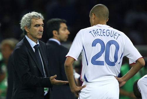 他曾是世界最强中锋之一,却因2次罚丢点球而成千古罪人