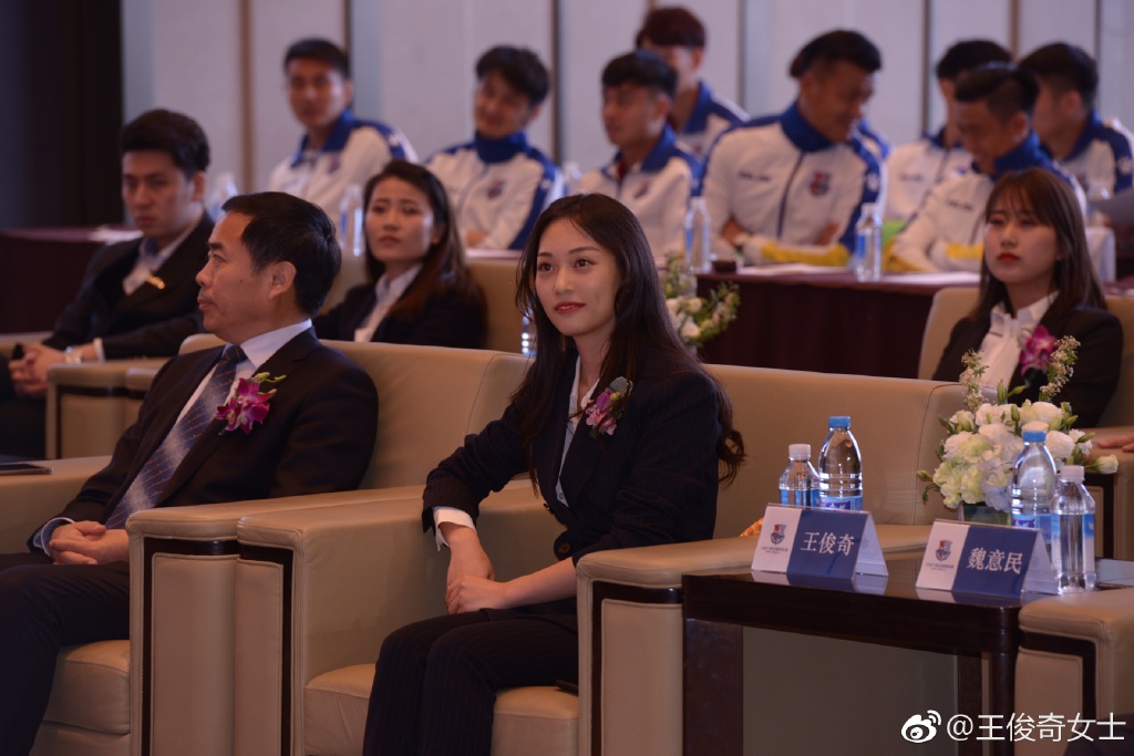 美女董事长再提三年冲甲目标，大连千兆仍需解决三大难题！