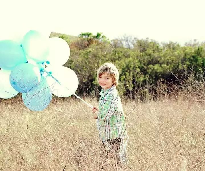 幼儿园孩子比赛失败老师如何安慰,孩子参加比赛没得奖怎么安慰