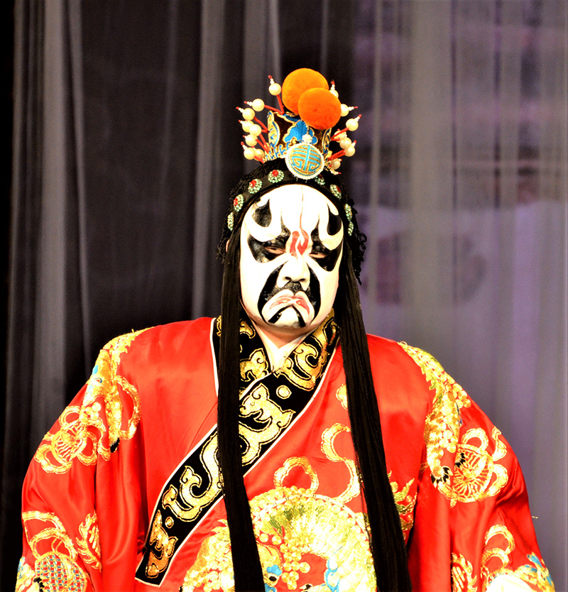 国粹戏腔震惊外国人,具有浓郁国潮风格的非遗跨界融合