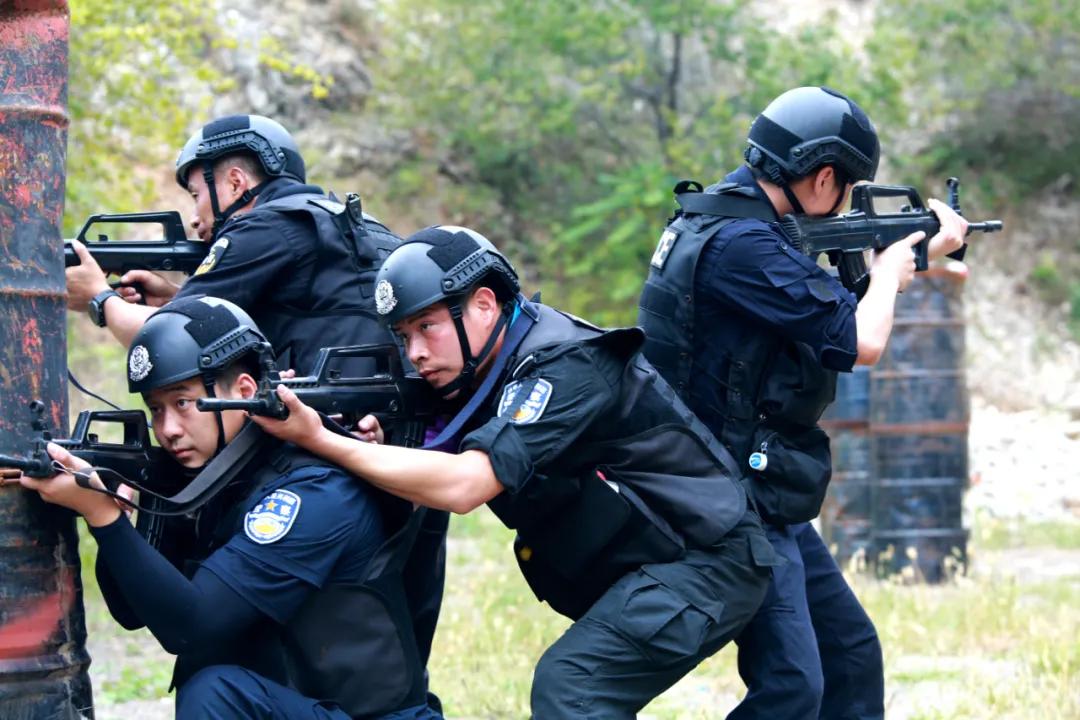 特警全面开展全警实战大练兵,燃到爆直击重庆特警实战大练兵