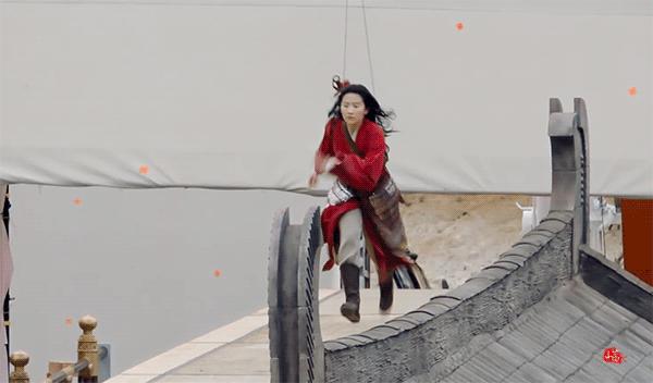 大美女刘晓莉：为了女儿刘亦菲，放弃了事业，丢掉了婚姻