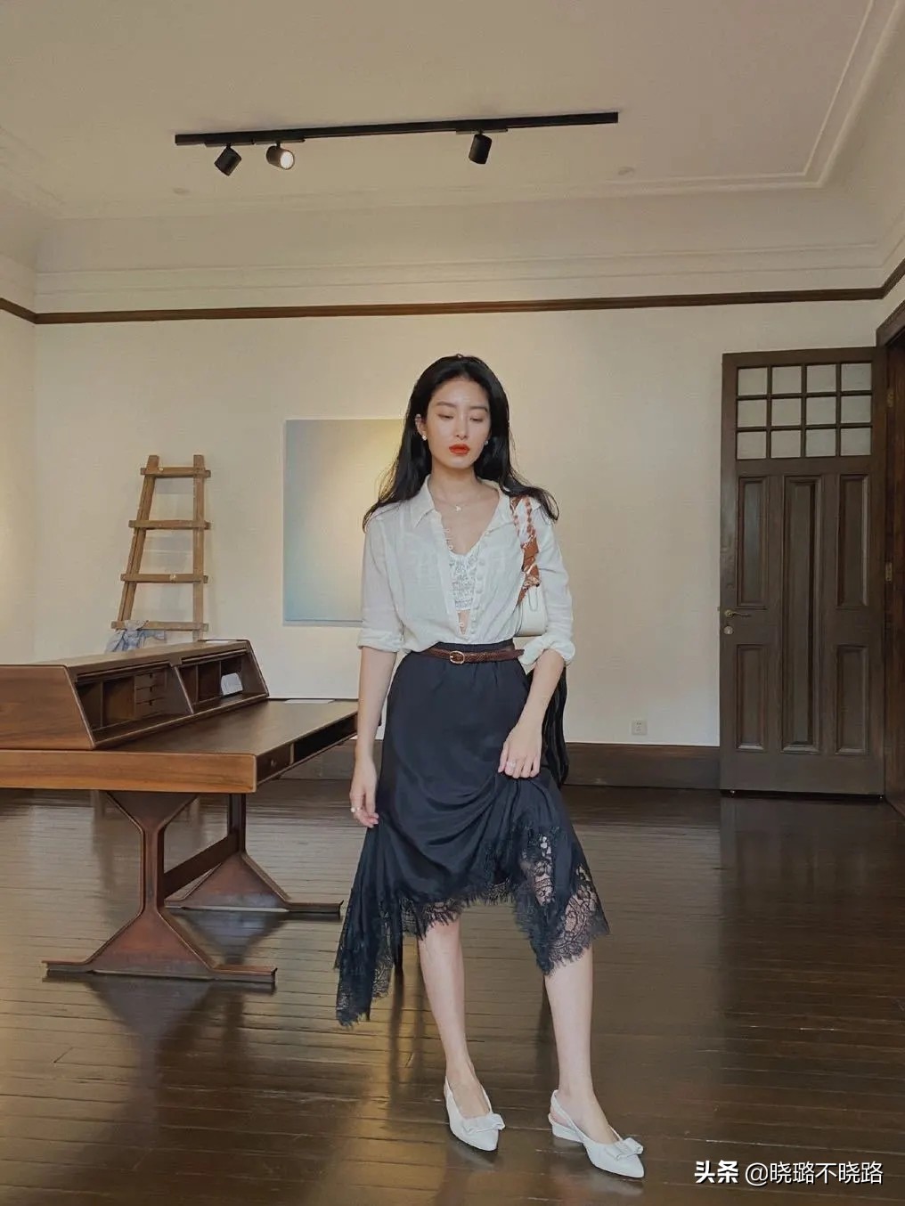 显腿长显腿直休闲鞋,2020流行露脚面鞋