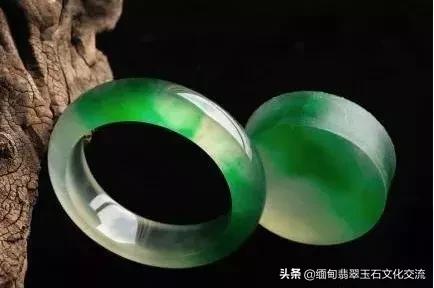 翡翠手镯的水头怎么看好坏,翡翠手镯的基本知识大全