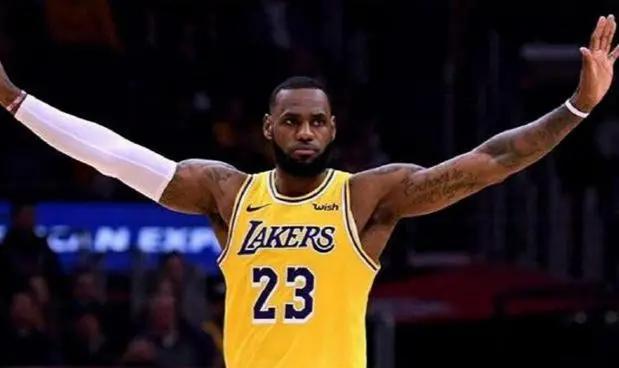 郭艾伦在篮球场上打什么位置,篮球各个球员位置序号